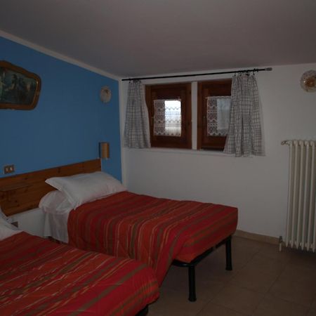 Chalet Della Luna Claviere Bagian luar foto