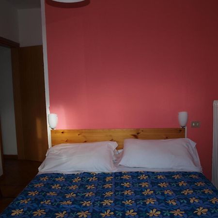 Chalet Della Luna Claviere Bagian luar foto