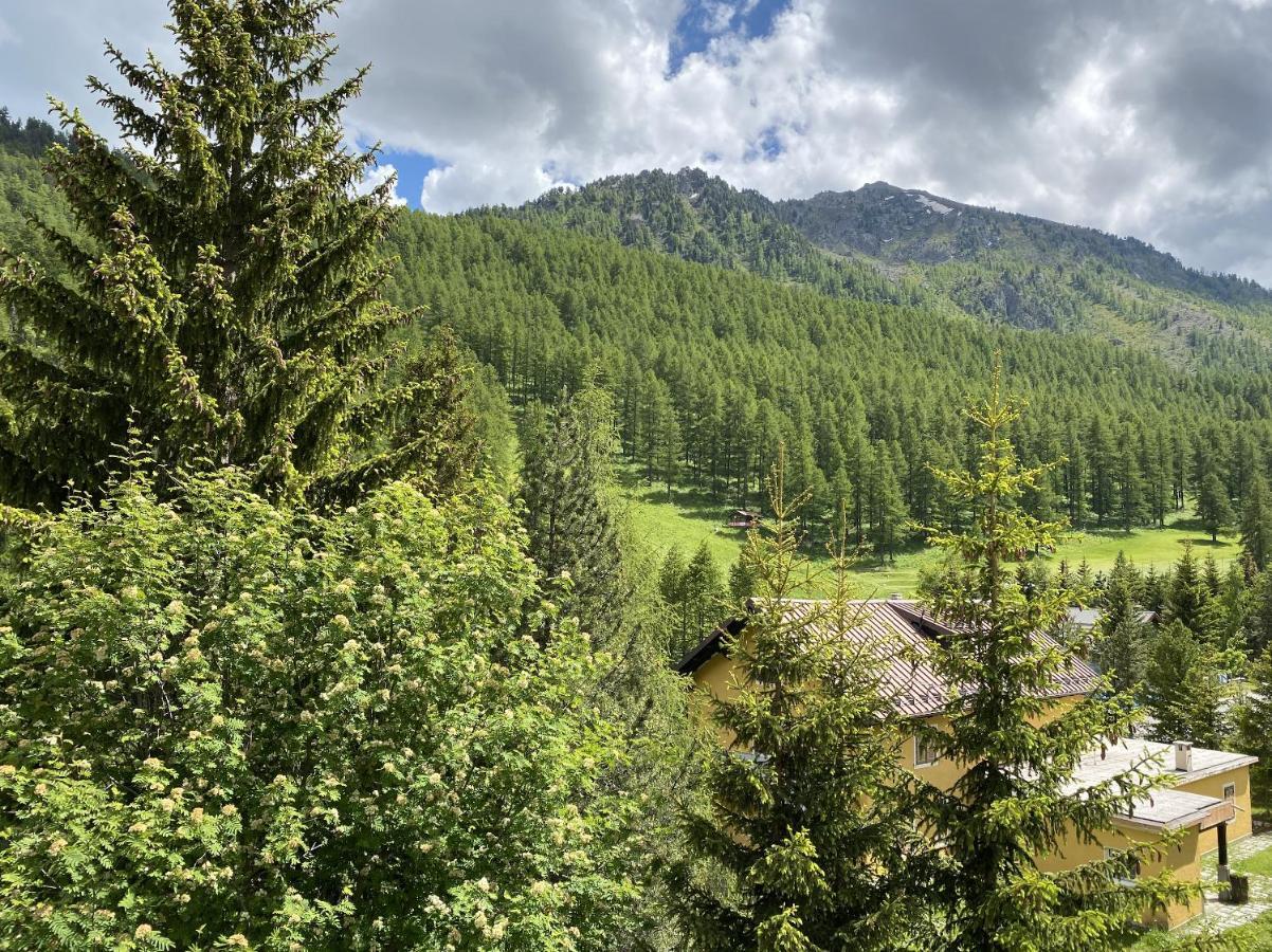 Chalet Della Luna Claviere Bagian luar foto