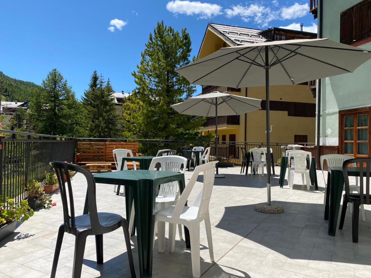 Chalet Della Luna Claviere Bagian luar foto