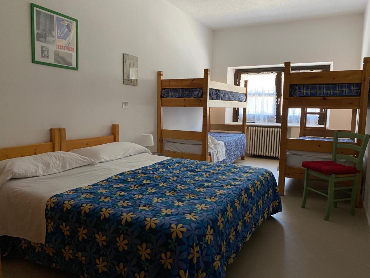 Chalet Della Luna Claviere Bagian luar foto