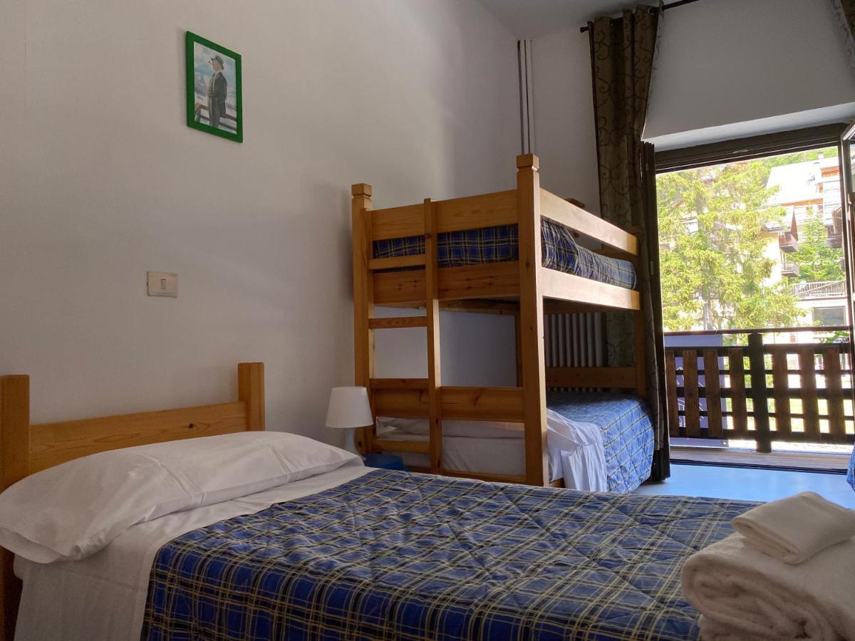 Chalet Della Luna Claviere Bagian luar foto