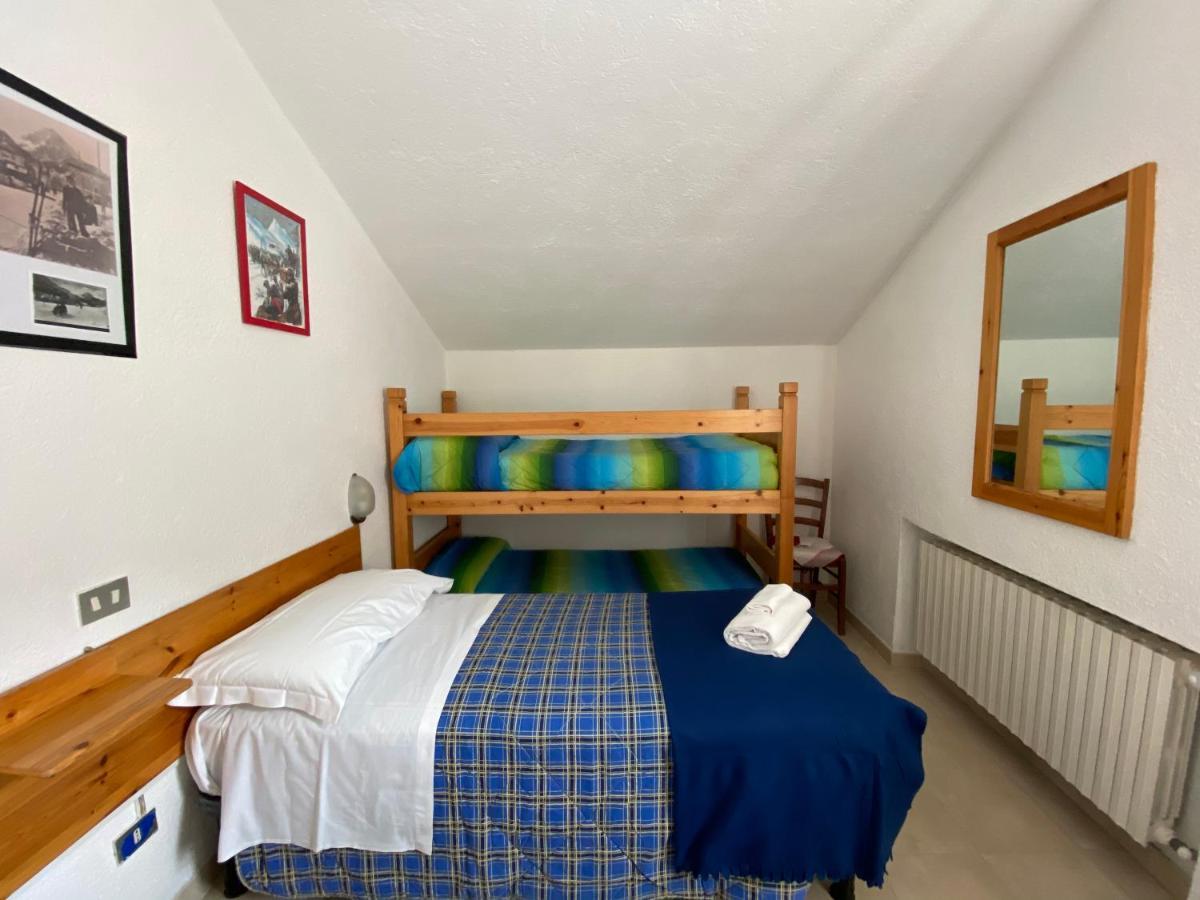 Chalet Della Luna Claviere Bagian luar foto