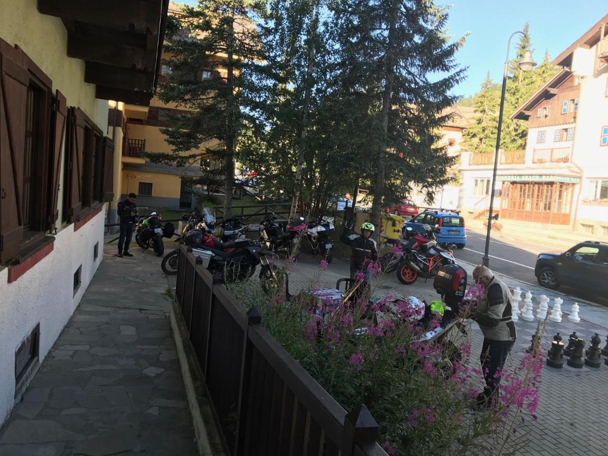Chalet Della Luna Claviere Bagian luar foto