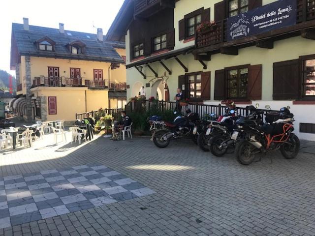 Chalet Della Luna Claviere Bagian luar foto